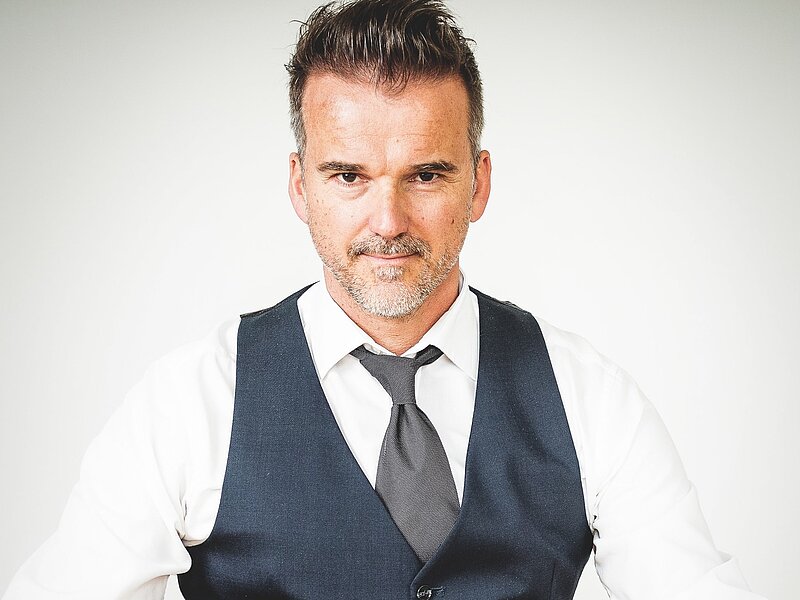 Porträtbild des Künstlers Marc Gettmann